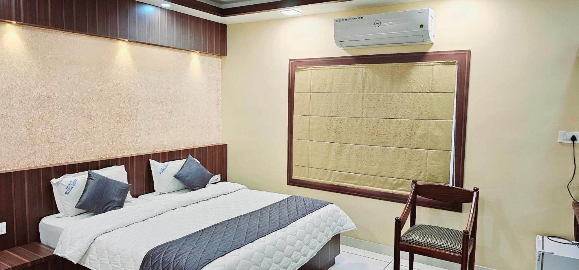 Hotel Royal Wings Elūr Εξωτερικό φωτογραφία