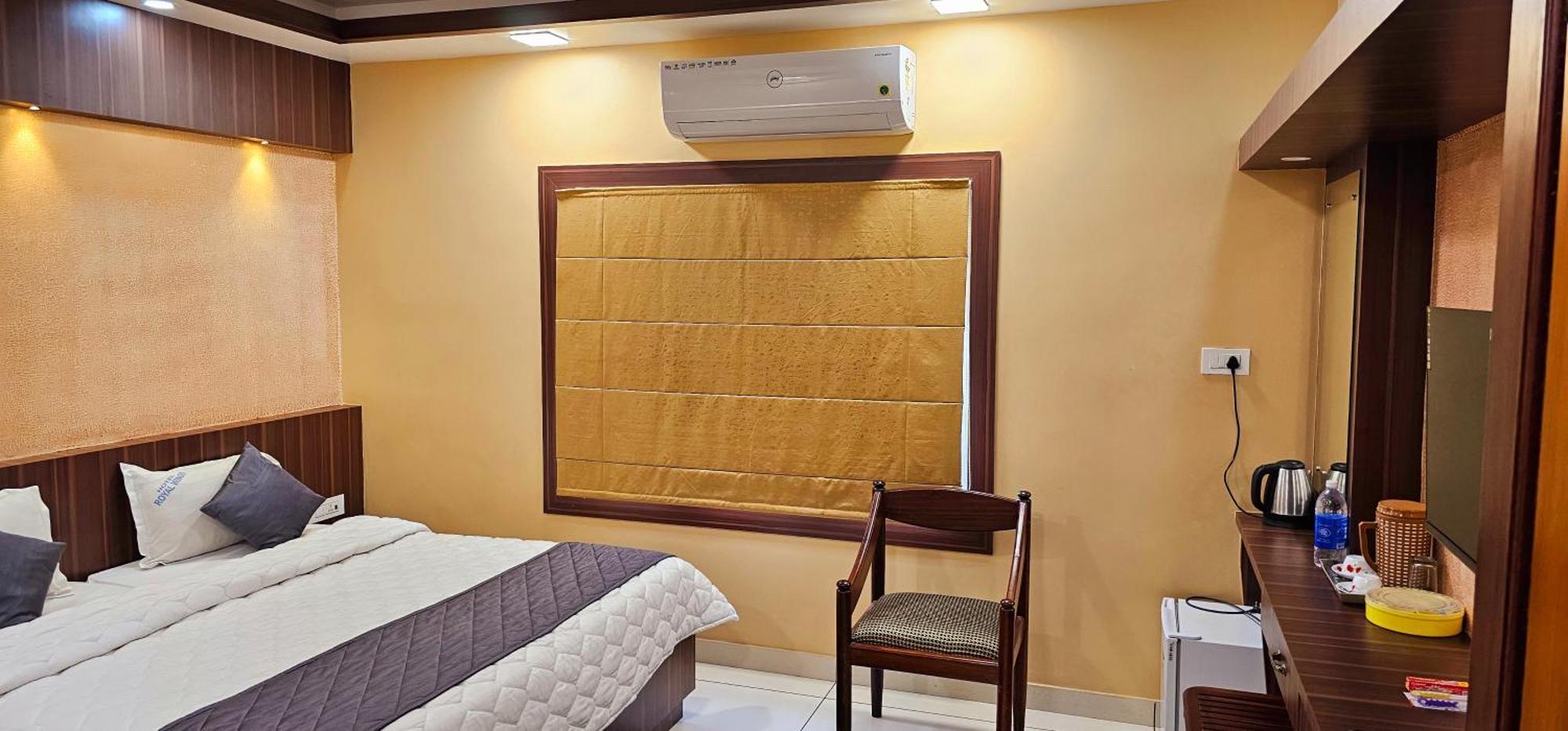 Hotel Royal Wings Elūr Εξωτερικό φωτογραφία