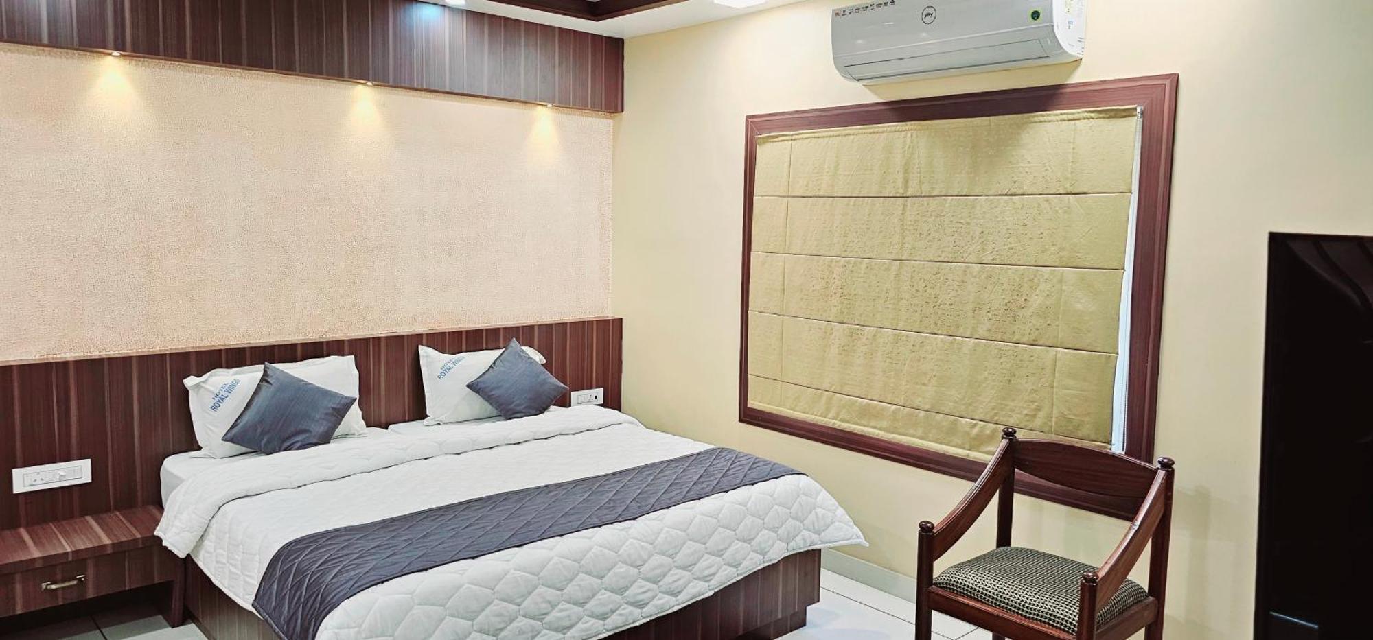 Hotel Royal Wings Elūr Εξωτερικό φωτογραφία