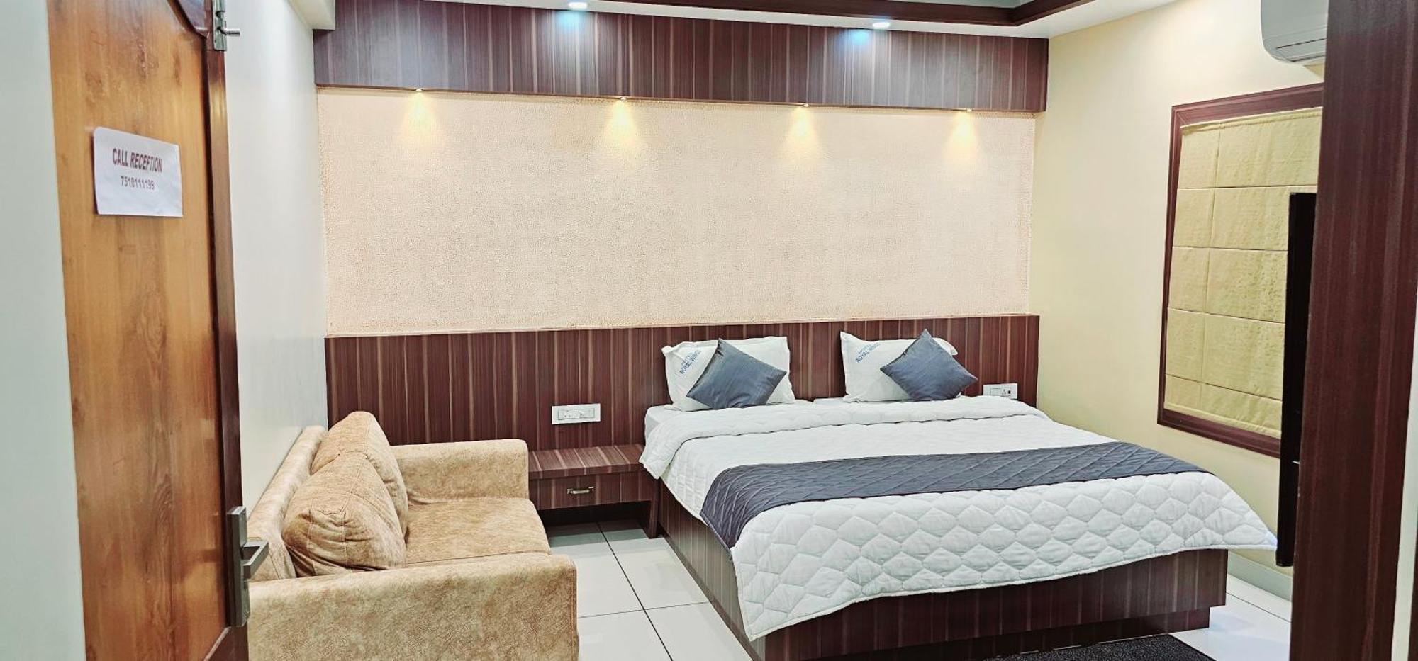 Hotel Royal Wings Elūr Εξωτερικό φωτογραφία