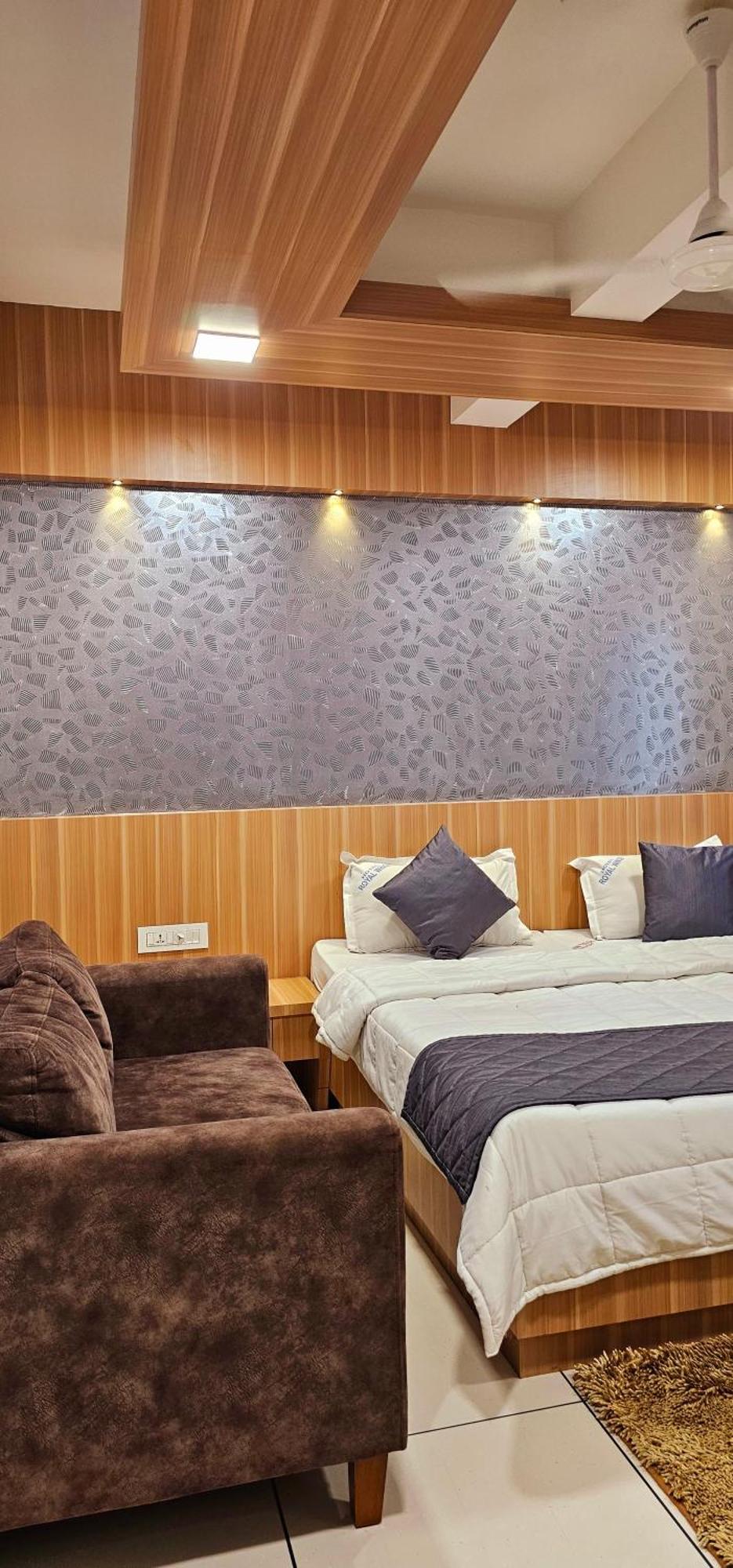 Hotel Royal Wings Elūr Εξωτερικό φωτογραφία