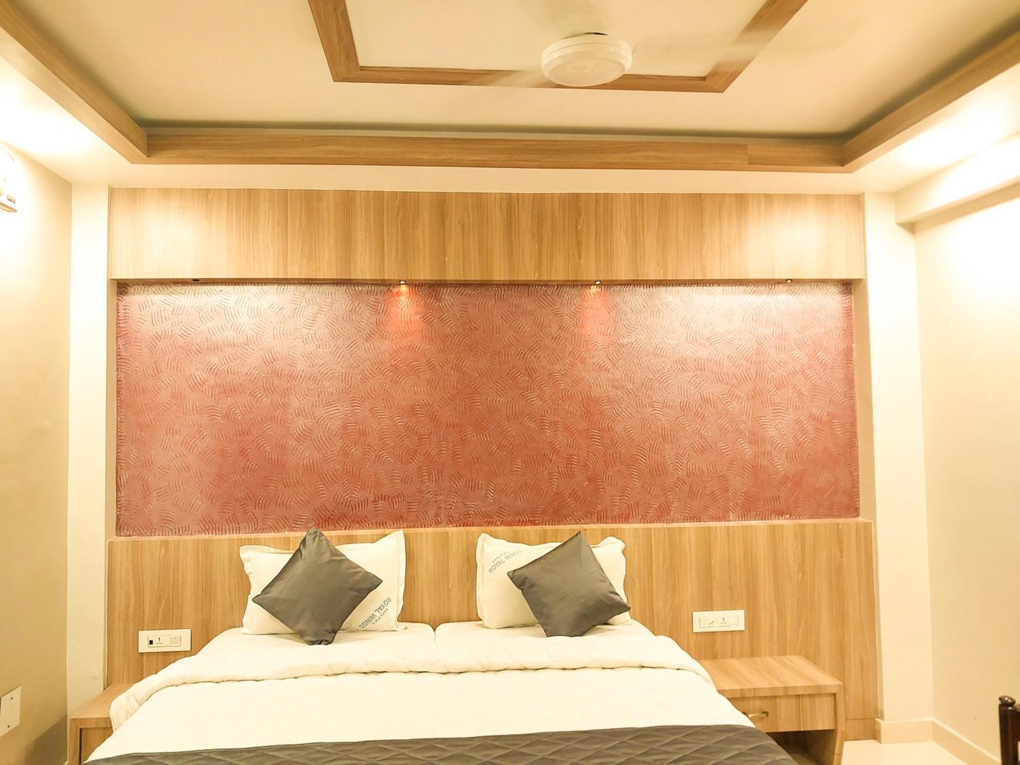 Hotel Royal Wings Elūr Εξωτερικό φωτογραφία