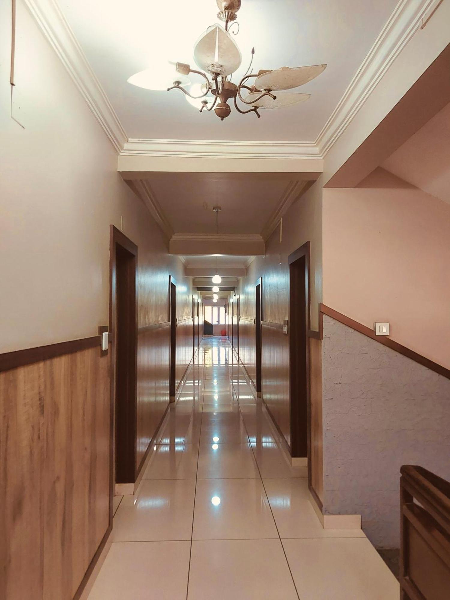Hotel Royal Wings Elūr Εξωτερικό φωτογραφία