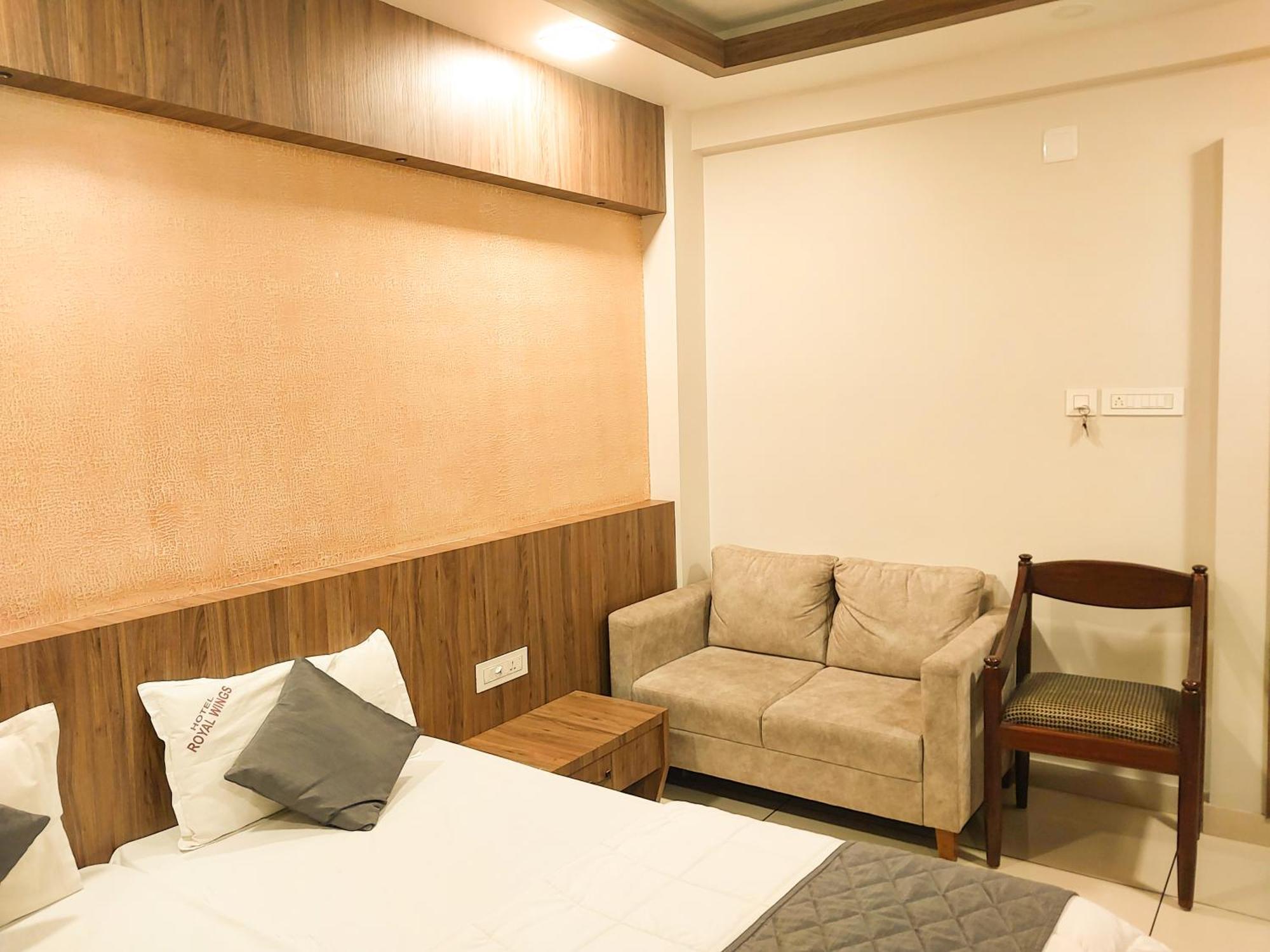 Hotel Royal Wings Elūr Εξωτερικό φωτογραφία